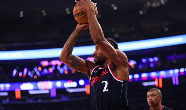 db真人官网-队记：伦纳德脚踝和膝盖仍有伤 本周他一直在带伤作战