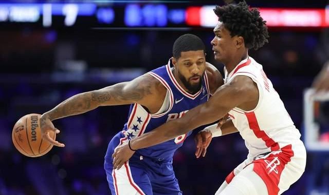 db真人试玩-没顶住！火箭被轰3-14陷入被动：杜兰特16分5失误，恩比德爆发